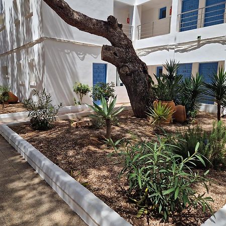 Apartamentos Costamar II Es Pujols Luaran gambar