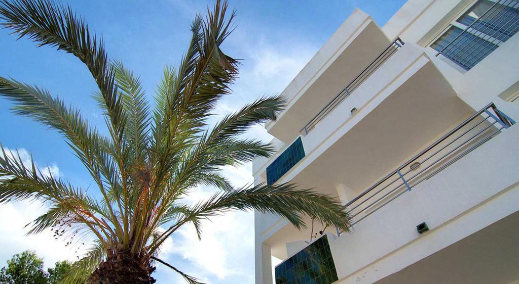 Apartamentos Costamar II Es Pujols Luaran gambar