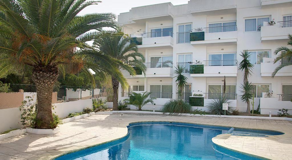 Apartamentos Costamar II Es Pujols Luaran gambar