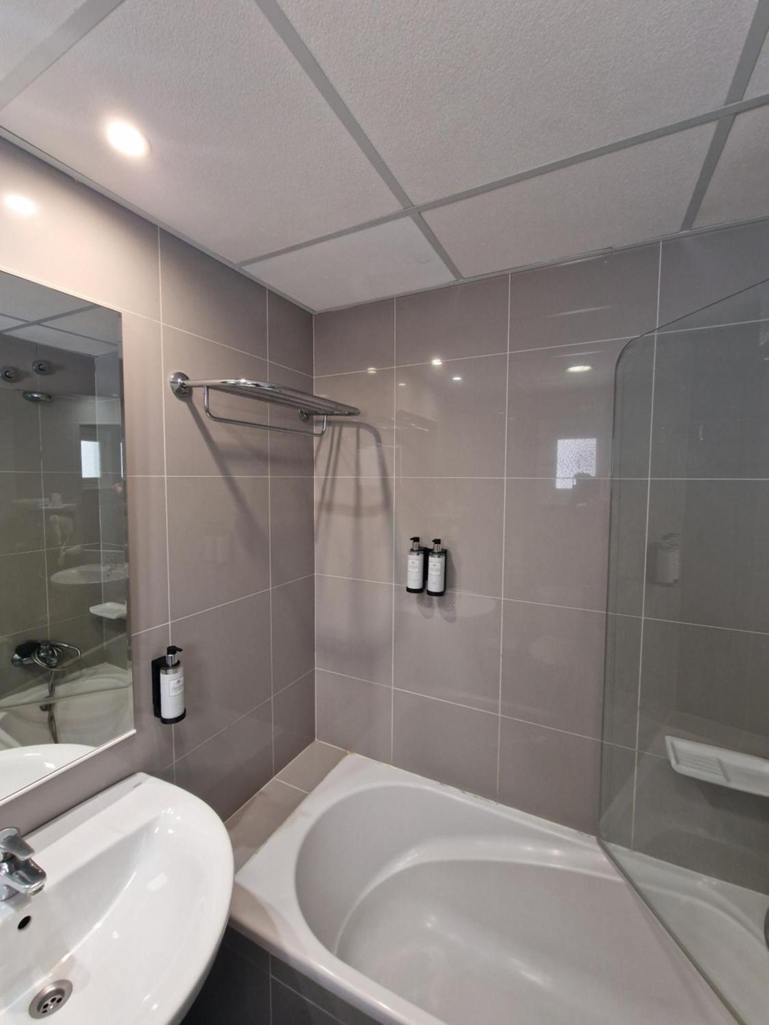 Apartamentos Costamar II Es Pujols Luaran gambar